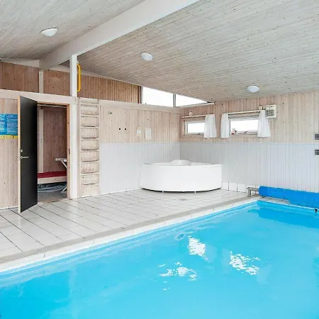 10 Person In Fan Holiday home